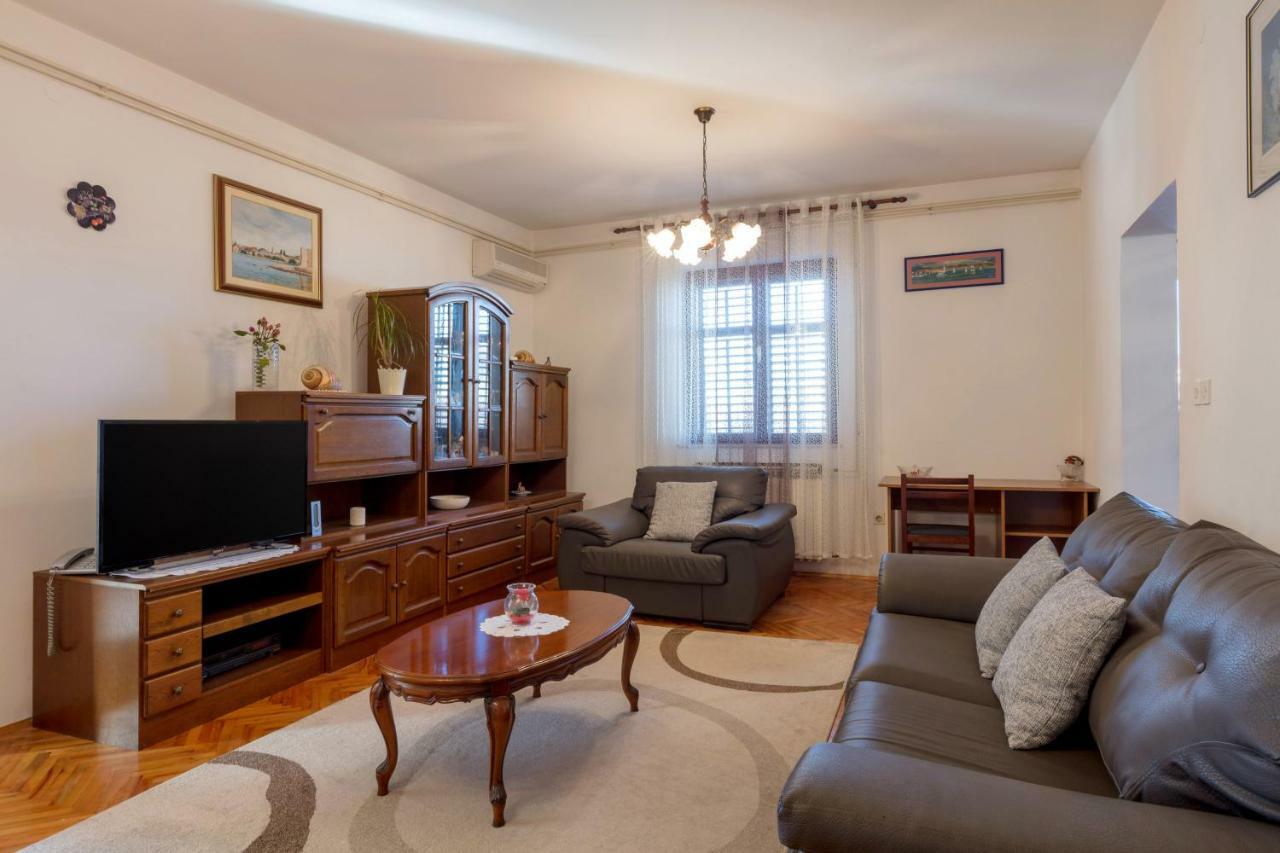 Vacation Home Duilo Donji Zemunik Екстер'єр фото