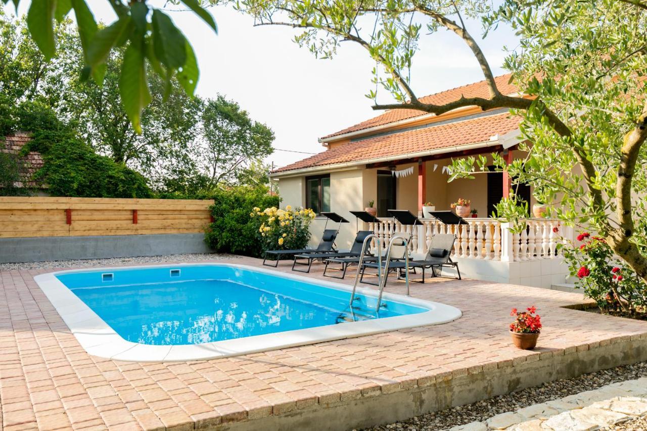 Vacation Home Duilo Donji Zemunik Екстер'єр фото